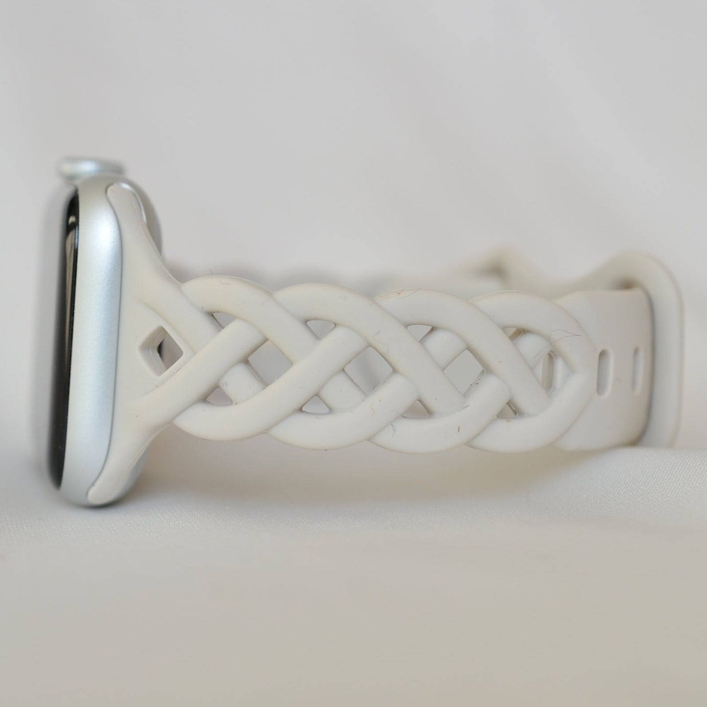 Cream Color Apple Band Roped