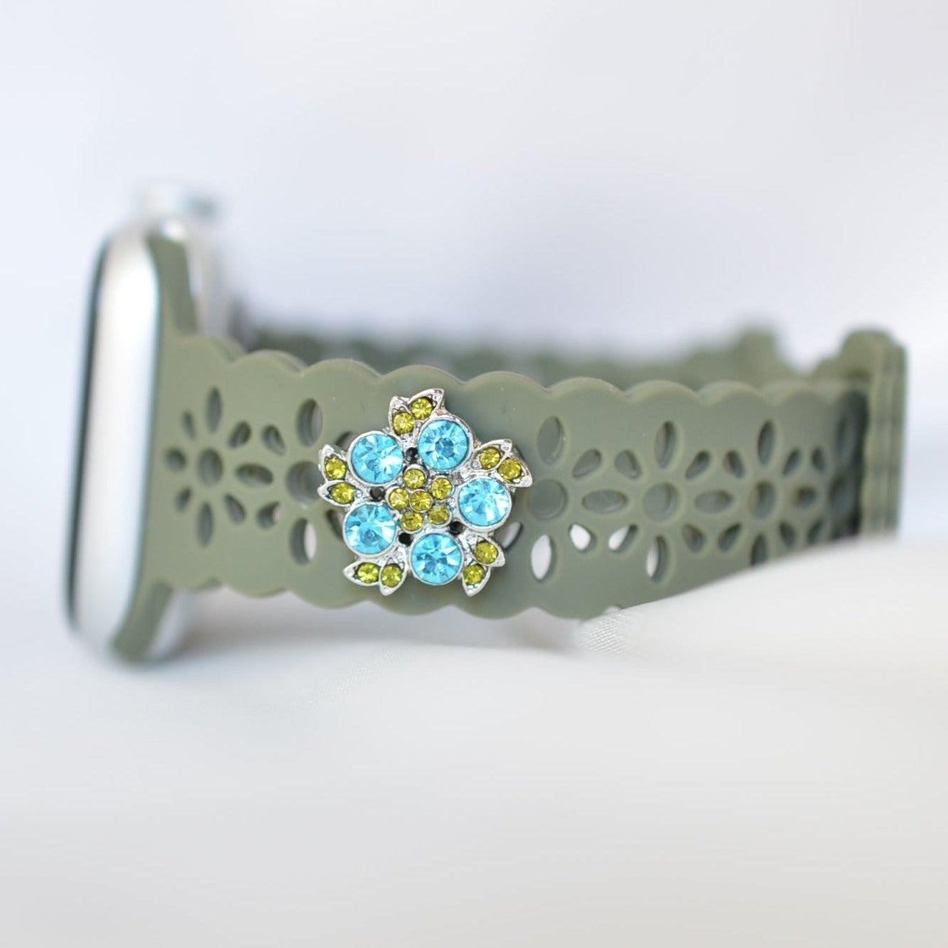 Forest Green Flower Apple Band with Charm 